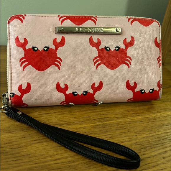 Betsey Johnson crab-themed wallet and wristlet pre loved slight wear - Picture 4 of 13